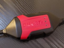 DUCATI tecMATE Motorrad Batterie Ladegerät SAE Stecker