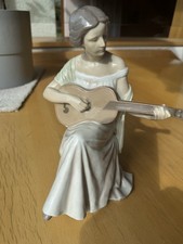 Bing und Grondahl Figur Frau mit Gitarre #1684
