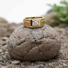 18 kt Gold Solitär Ring an