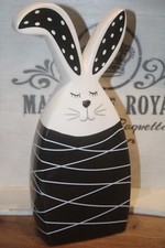 II. Wahl: Großer Osterhase XOXO aus Dolomite, schwarz/weiß, H 28,5 cm, Osterdeko