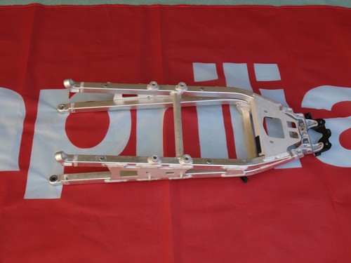 Aprilia tuono 1000 2011 - aprilia,