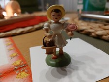 Blank Erzgebirge Blumenmädchen mit Apfelkorb farbig 6.5 cm Top Zustand 