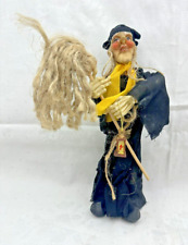 Grusel Hexe mit Besen & Lampe  - Moderne Brockenhexe - 26 cm- Neuwwertig / BPL