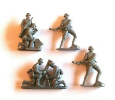 WHW 4 Plastik Figuren Deutsche Wehrmacht  Funker Granatwerfer Soldat O Konvolut