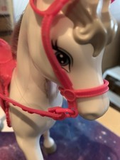 Weihnachtsgeschenk? für Pferdefans Barbie Pferd mit Zubehör  ?