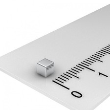 100x POWER NEODYM WÜRFEL MAGNET, 3x3x3 mm, N52, PINNWAND, KLEIN UND SEHR STARK