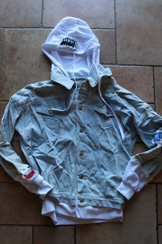 Hellblaue jeansjacke mit - hellblaue,