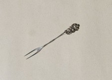 1 Vorlegegabel Fleischgabel Silber 800, Hildesheimer Rose, 12,5 cm l, 11 g, alt