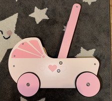 Puppenwagen