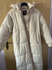 Beige Lange Pufferjacke Von
