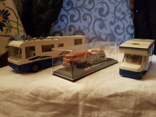 Zwei wohnmobil modelle und - zwei,