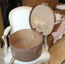 Alte Antik Hutschachtel Hutkoffer Hutbox Koffer Schloss Vintage Shabby Chic Deko