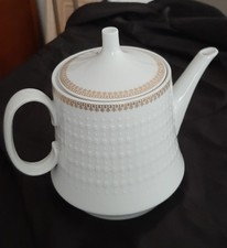 Lorenz Hutschenreuther Symphonie * Teekanne mit Deckel * Goldstaffage * 1960er