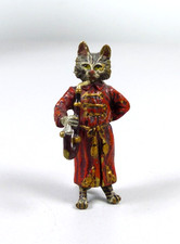 Wiener Bronze Katze im Morgenrock mit Pfeiffe