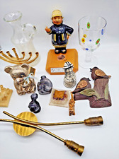 #SE1363# Deko Artikel Konvolut Figur Feuerwehr Glas Kerzenhalter Trödel 70s RAR