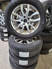 Satz Winterräder auf