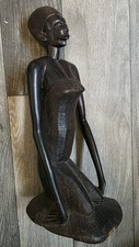 Ebenholz Afrikanische Skulptur FRAU Knieend 70er Vintage