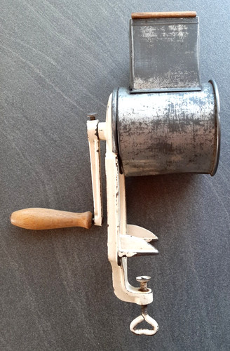 Alte nussmühle type 8210 - alte,