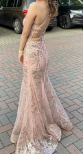 Rosa langes Abendkleid mit