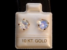 Feinste Mondstein Ohrstecker -