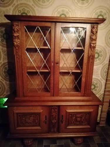 Sehr schöne alte vitrine - schöne,