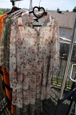 Kate & Lily - Weißes geblümtes Sommerkleid mit Petticoat. EU38.