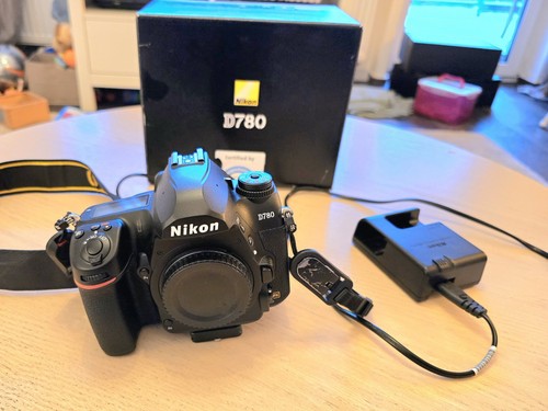 Nikon 780 24 5 - -, 24,5