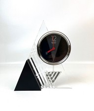 Seltene postmoderne Memphis Age Neo Art Deco Acryl Pendel Tischuhr von Seiko 