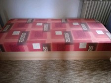 Einfache Liege mit Bettkasten 200 x 90 cm Schlafbett  Top Zustand  VHB  30 Euro