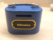 Alte Spardose mit Schlüssel - Raiffeisenkasse