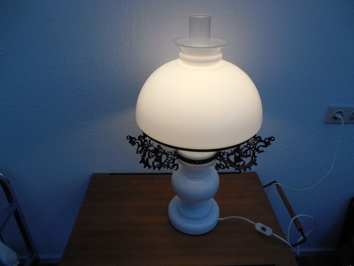 Alte petroleumlampe tischlampe - petroleumlampe,