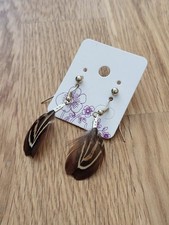 Ohrringe 2er Set braun/gold Federn von Bijou Brigitte - Modeschmuck