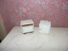 2 x Alter Nachtschrank für Bastler-Schlafzimmer-Modeladen-Puppenhaus-Puppenstube