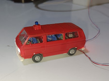 VW T 3 Feuerwehr beleuchtet, Blaulicht, H0 Modellbahn / Diorama anschauen