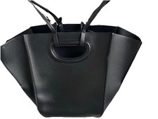 Angesagte ZARA Schultertasche, schwarz, elegant, leicht, NEU