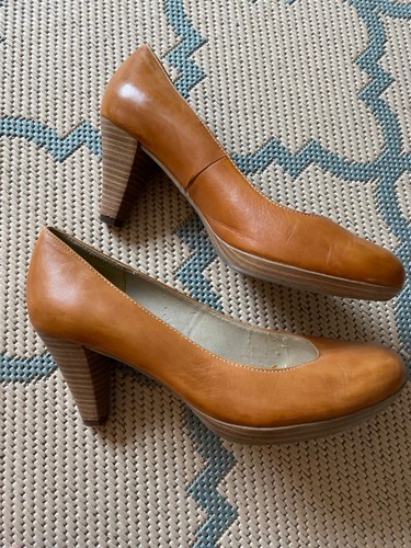 Hellbraune pumps aus - leder, mit