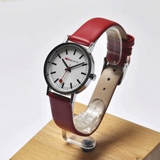 Schweizer Bahnhofsuhr Mondaine