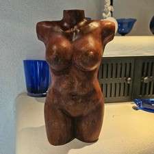 Torso weiblich geschnitzt