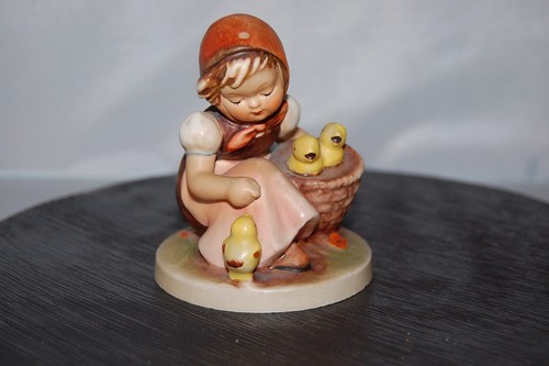 Mädchen mit küken 57 - mädchen,