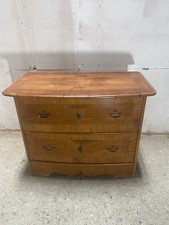 Kleine Barockkommode in Kirschbaum Ende des 18.Jh