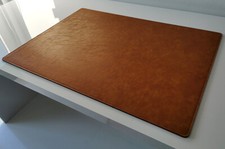 PM Schreibtischunterlage in Lora Kunst Leder 70 x 50 Senft Braun