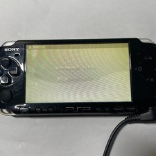 PSP-3000 Konsole Piano Black Region Free Japan SONY getestet