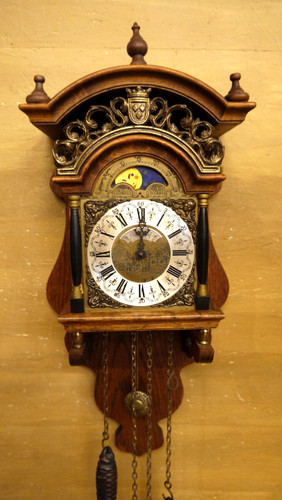 ältere stilvolle wanduhr - Ältere,,
