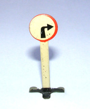 Haribo Blech Verkehrszeichen Rechts abb O Blechauto Blecheisenbahn 50' vintage !