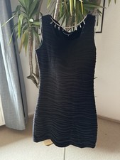 Schwarzes Kleid, Damen