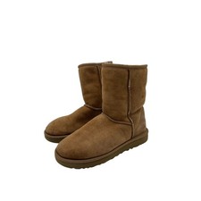 UGG Damen Classic Short