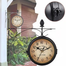 Zweiseitige Bahnhofsuhr