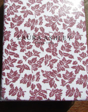 Laura Ashley gebürstete Baumwolle Hargate Blätter rubinrot Einzelbettwäscheset brandneu im Karton