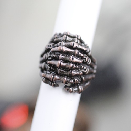 Altkupfer ring knochen hand - knochen,