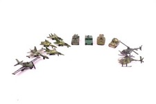12 tlg. Set Panzer Kampfwagen Kampfllugzeuge Hubschrauber Militärspielzeug